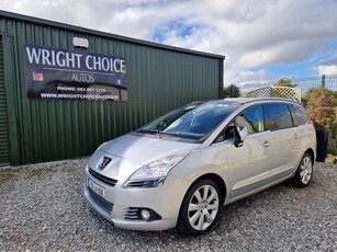 2013 (132) Peugeot 5008