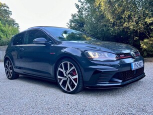 2017 - Volkswagen Golf Manual