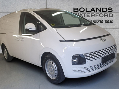 2024 (241) Hyundai Staria