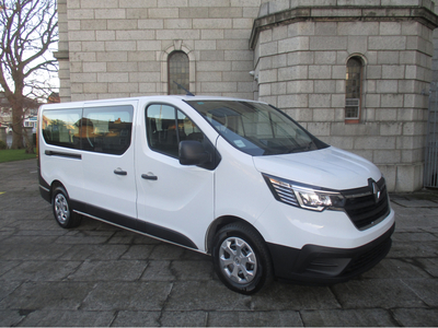 RENAULT TRAFIC PASSENGER