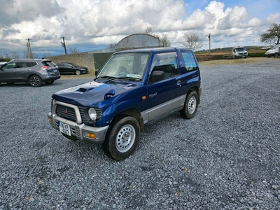 1996 - Mitsubishi Pajero ---