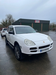 2005 - Porsche Cayenne ---