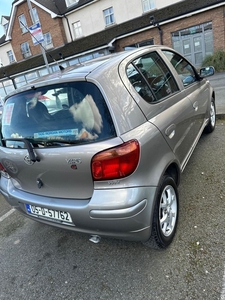 2005 - Toyota Yaris Manual