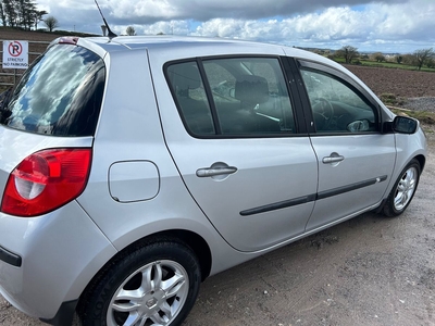 2008 - Renault Clio Automatic