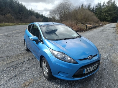 2009 - Ford Fiesta ---