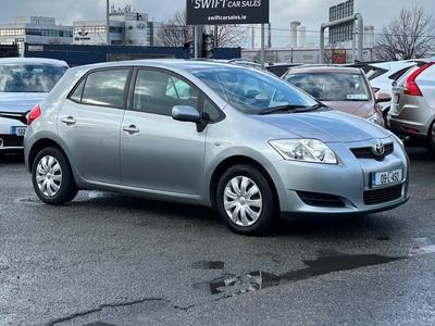 2009 - Toyota Auris Manual