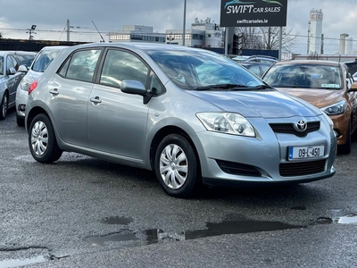 2009 - Toyota Auris Manual