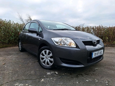 2009 - Toyota Auris Manual