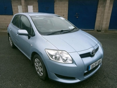 2009 - Toyota Auris Manual