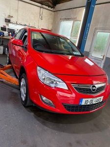 2010 - Opel Astra Manual