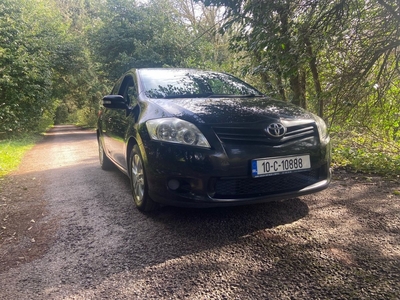 2010 - Toyota Auris Manual