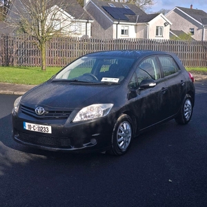 2010 - Toyota Auris Manual