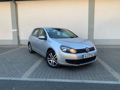 2010 - Volkswagen Golf ---