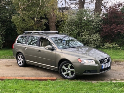 2010 - Volvo V70 Manual