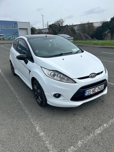 2011 - Ford Fiesta Manual