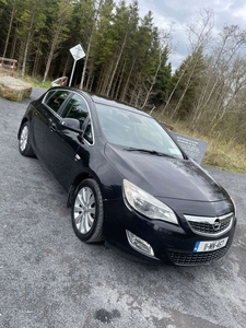 2011 - Opel Astra Manual