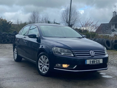 2011 - Volkswagen Passat Manual