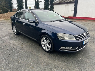 2011 - Volkswagen Passat Manual