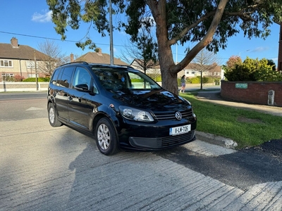 2011 - Volkswagen Touran Manual