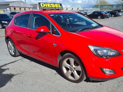 2012 - Opel Astra Manual