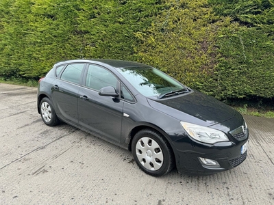 2012 - Opel Astra Manual