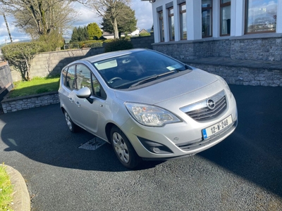 2012 - Opel Meriva Manual