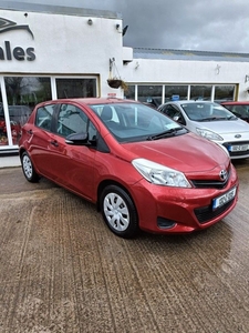 2013 - Toyota Yaris Manual