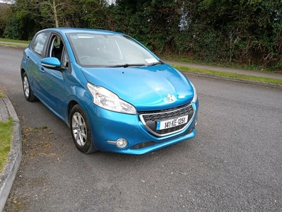 2014 - Peugeot 208 Manual