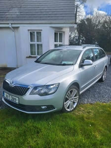 2014 - Skoda Superb Manual