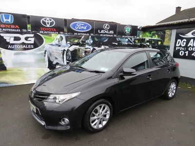 2014 - Toyota Auris Manual