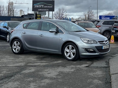 2014 - Vauxhall Astra Manual