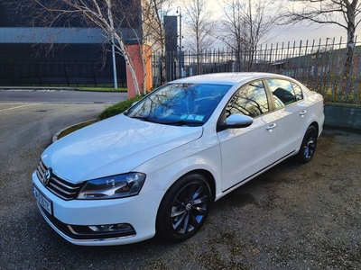 2014 - Volkswagen Passat Manual