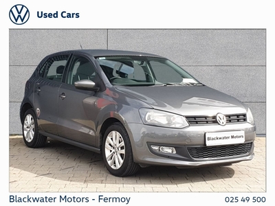 2014 - Volkswagen Polo Manual