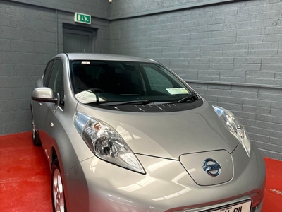 2015 (152) Nissan Leaf