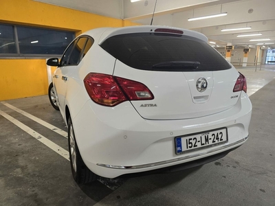 2015 - Vauxhall Astra Manual