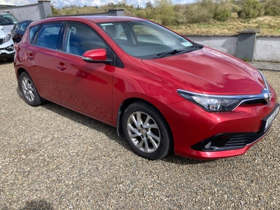 2016 - Toyota Auris Manual