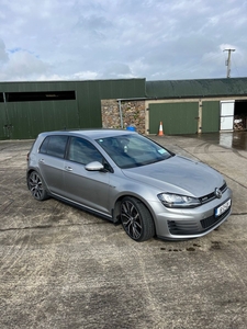 2016 - Volkswagen Golf Manual