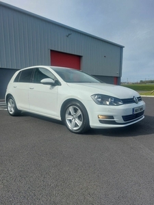 2016 - Volkswagen Golf Manual