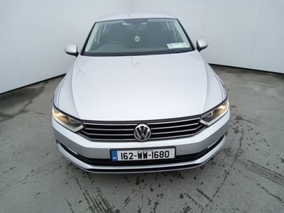 2016 - Volkswagen Passat Manual