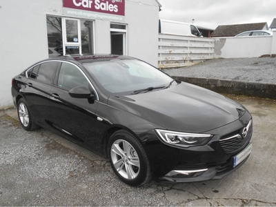 2018 - Opel Insignia Manual