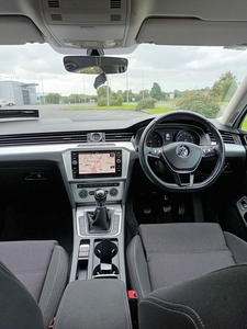 2018 - Volkswagen Passat Manual