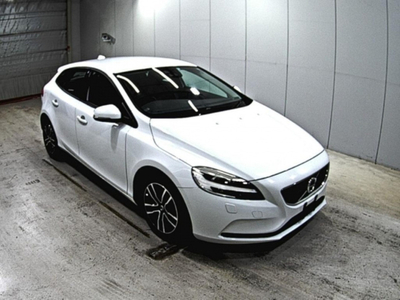 2018 Volvo V40