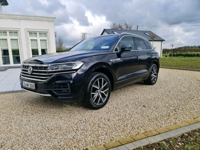 2020 - Volkswagen Touareg Automatic