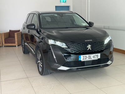 2022 - Peugeot 5008 Manual