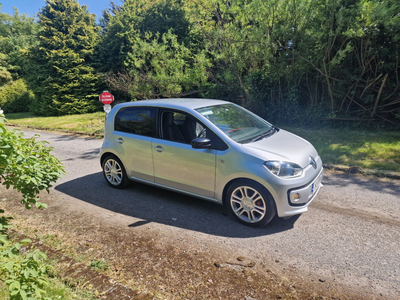 VOLKSWAGEN UP!