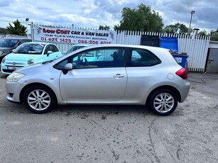 2009 - Toyota Auris Manual