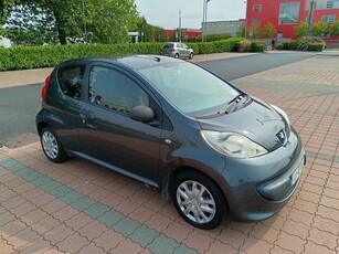 2007 - Peugeot 107 Manual