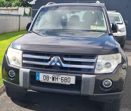 2008 - Mitsubishi Pajero Manual