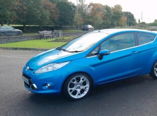 2010 - Ford Fiesta ---