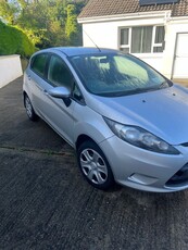 2010 - Ford Fiesta ---